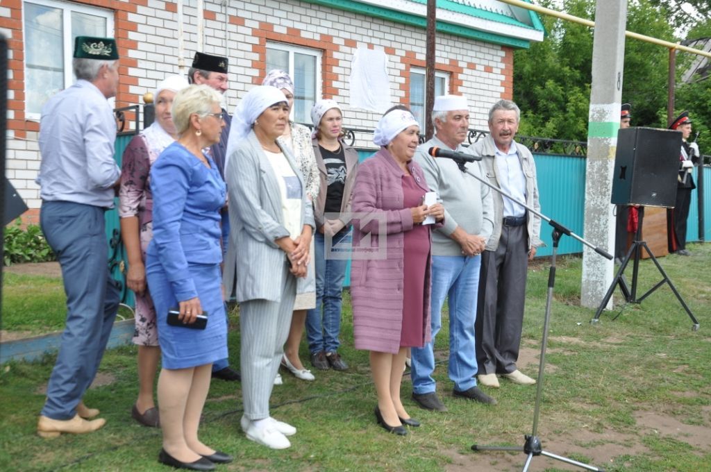 ХӘТЕР БУЛЫП КАЙТА ӘФГАНЧЫЛАР: Актаныш районында тагын биш әфганчы-интернационалистның исеме мәңгеләштерелде (+ЧАРАДАН ТУЛЫ ФОТОРЕПОРТАЖ)