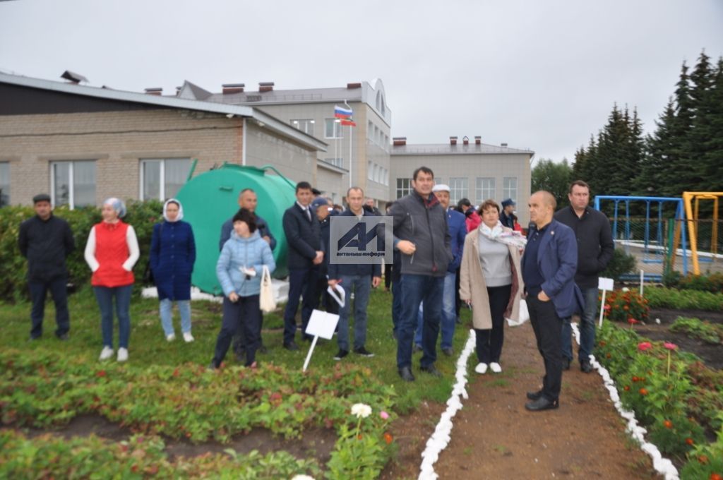 БОРЧУЛЫ СОРАУ: Актаныш районы мәктәпләре укучыларны кабул итәргә әзерме? (+ФОТОФАКТЛАР)