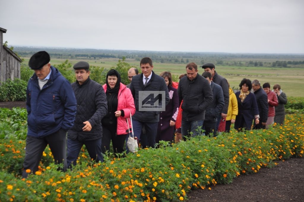 БОРЧУЛЫ СОРАУ: Актаныш районы мәктәпләре укучыларны кабул итәргә әзерме? (+ФОТОФАКТЛАР)