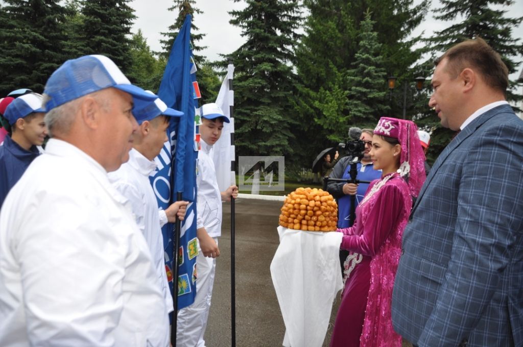 ТАРИХИ МИЗГЕЛ: Актаныш районы WorldSkills флагын  ”Кызыл олау” белән бер көнне каршы алды  (+ФОТОЛАР)