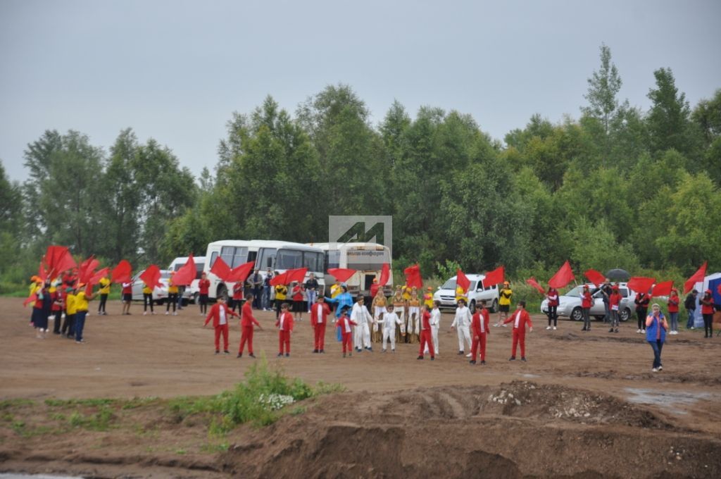 ТАРИХИ МИЗГЕЛ: Актаныш районы WorldSkills флагын  ”Кызыл олау” белән бер көнне каршы алды  (+ФОТОЛАР)