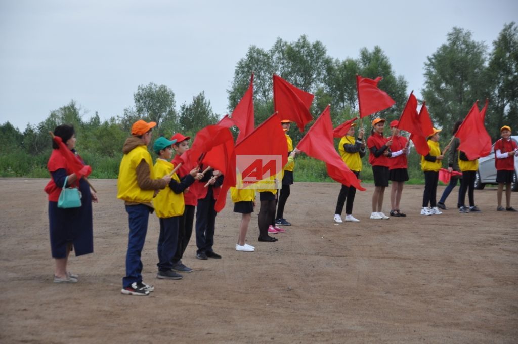 ТАРИХИ МИЗГЕЛ: Актаныш районы WorldSkills флагын  ”Кызыл олау” белән бер көнне каршы алды  (+ФОТОЛАР)