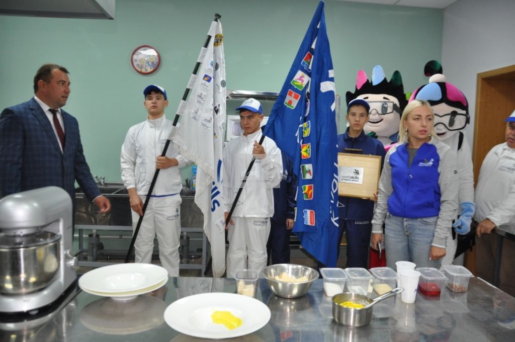 ТАРИХИ МИЗГЕЛ: Актаныш районы WorldSkills флагын  ”Кызыл олау” белән бер көнне каршы алды  (+ФОТОЛАР)