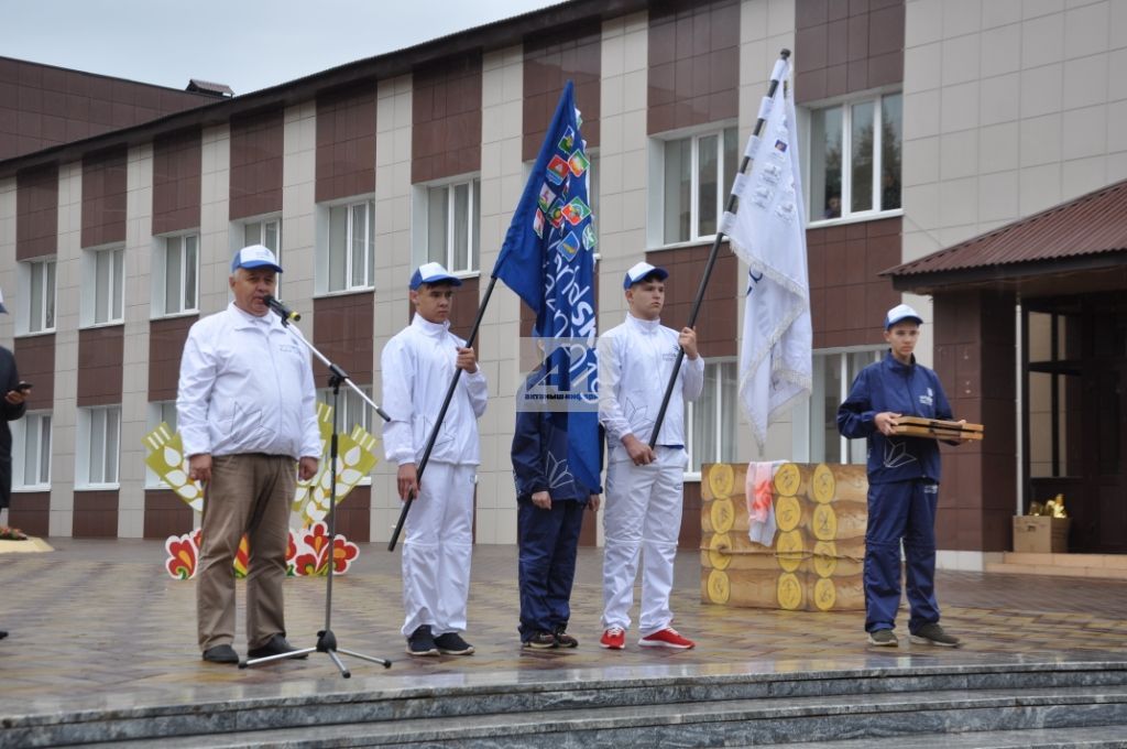 ТАРИХИ МИЗГЕЛ: Актаныш районы WorldSkills флагын  ”Кызыл олау” белән бер көнне каршы алды  (+ФОТОЛАР)