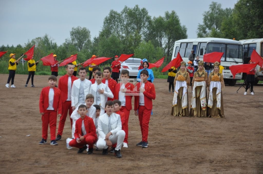 ТАРИХИ МИЗГЕЛ: Актаныш районы WorldSkills флагын  ”Кызыл олау” белән бер көнне каршы алды  (+ФОТОЛАР)