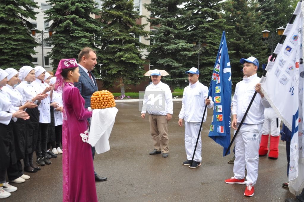 ТАРИХИ МИЗГЕЛ: Актаныш районы WorldSkills флагын  ”Кызыл олау” белән бер көнне каршы алды  (+ФОТОЛАР)