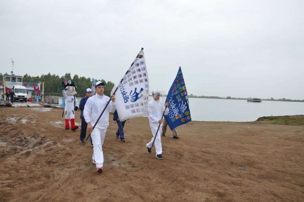 ТАРИХИ МИЗГЕЛ: Актаныш районы WorldSkills флагын  ”Кызыл олау” белән бер көнне каршы алды  (+ФОТОЛАР)