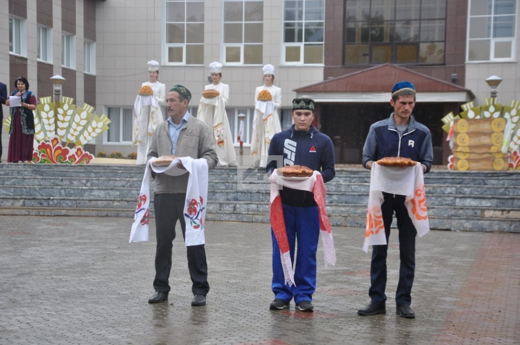 ТАРИХИ МИЗГЕЛ: Актаныш районы WorldSkills флагын  ”Кызыл олау” белән бер көнне каршы алды  (+ФОТОЛАР)