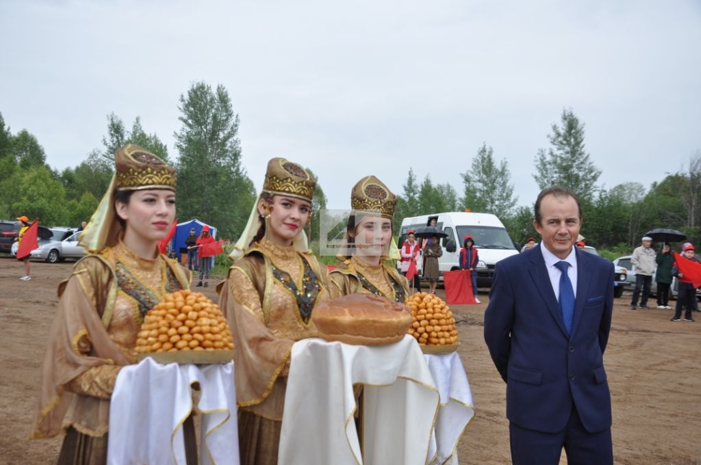 ТАРИХИ МИЗГЕЛ: Актаныш районы WorldSkills флагын  ”Кызыл олау” белән бер көнне каршы алды  (+ФОТОЛАР)