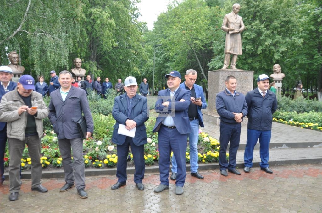 ТАРИХИ МИЗГЕЛ: Актаныш районы WorldSkills флагын  ”Кызыл олау” белән бер көнне каршы алды  (+ФОТОЛАР)