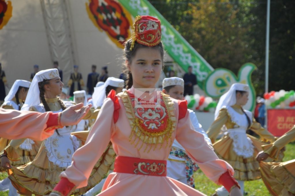 ФОТОМИЗГЕЛЛӘР: Актанышта үтүче “Авыл яшьләре” ХI җәйге авыл спорт уеннарын Марат Әхмәтов тамаша кылды