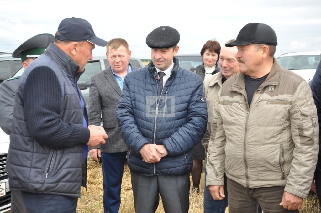 ЭШЛЕКЛЕ СӘФӘР КЫСАЛАРЫНДА: Марат Әхмәтов: "Актанышлыларның хезмәте Татарстан өчен бик мөһим!" (+ФОТОЛАР)