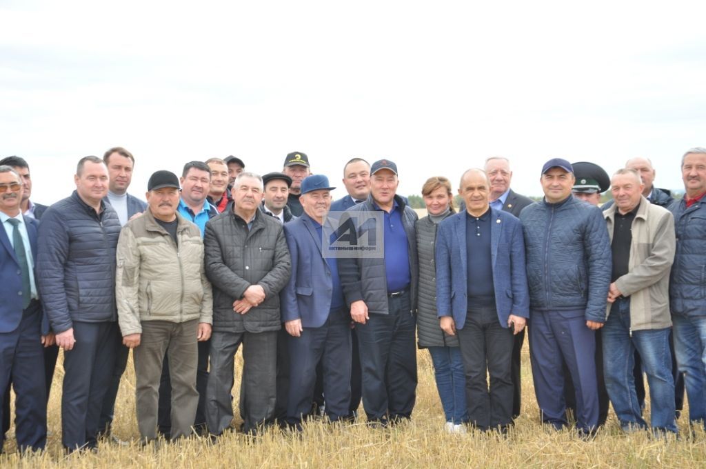 ЭШЛЕКЛЕ СӘФӘР КЫСАЛАРЫНДА: Марат Әхмәтов: "Актанышлыларның хезмәте Татарстан өчен бик мөһим!" (+ФОТОЛАР)