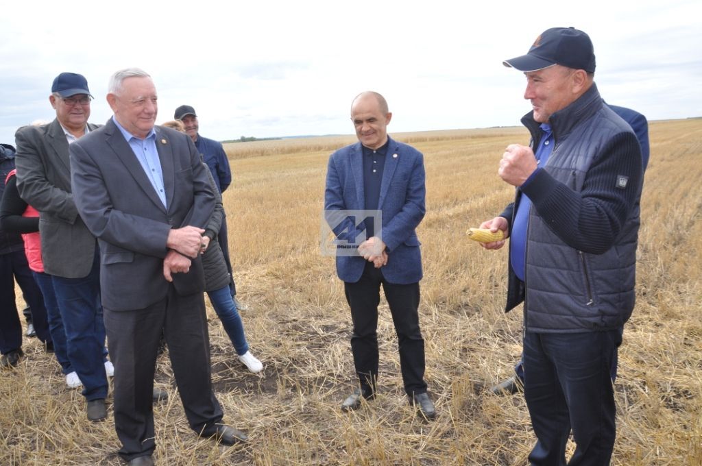 ЭШЛЕКЛЕ СӘФӘР КЫСАЛАРЫНДА: Марат Әхмәтов: "Актанышлыларның хезмәте Татарстан өчен бик мөһим!" (+ФОТОЛАР)