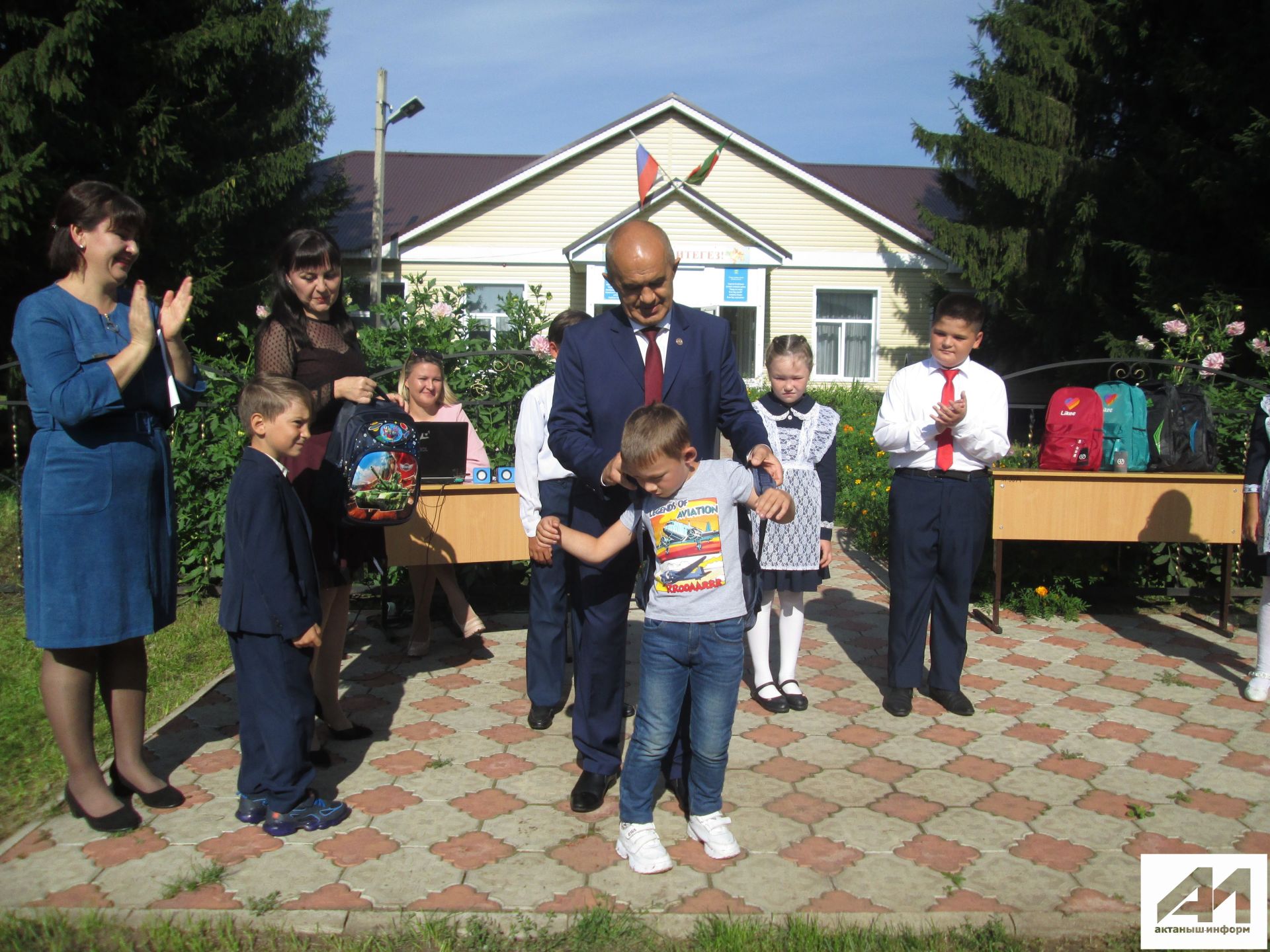 Энгель абыйларыннан яңа букчалар