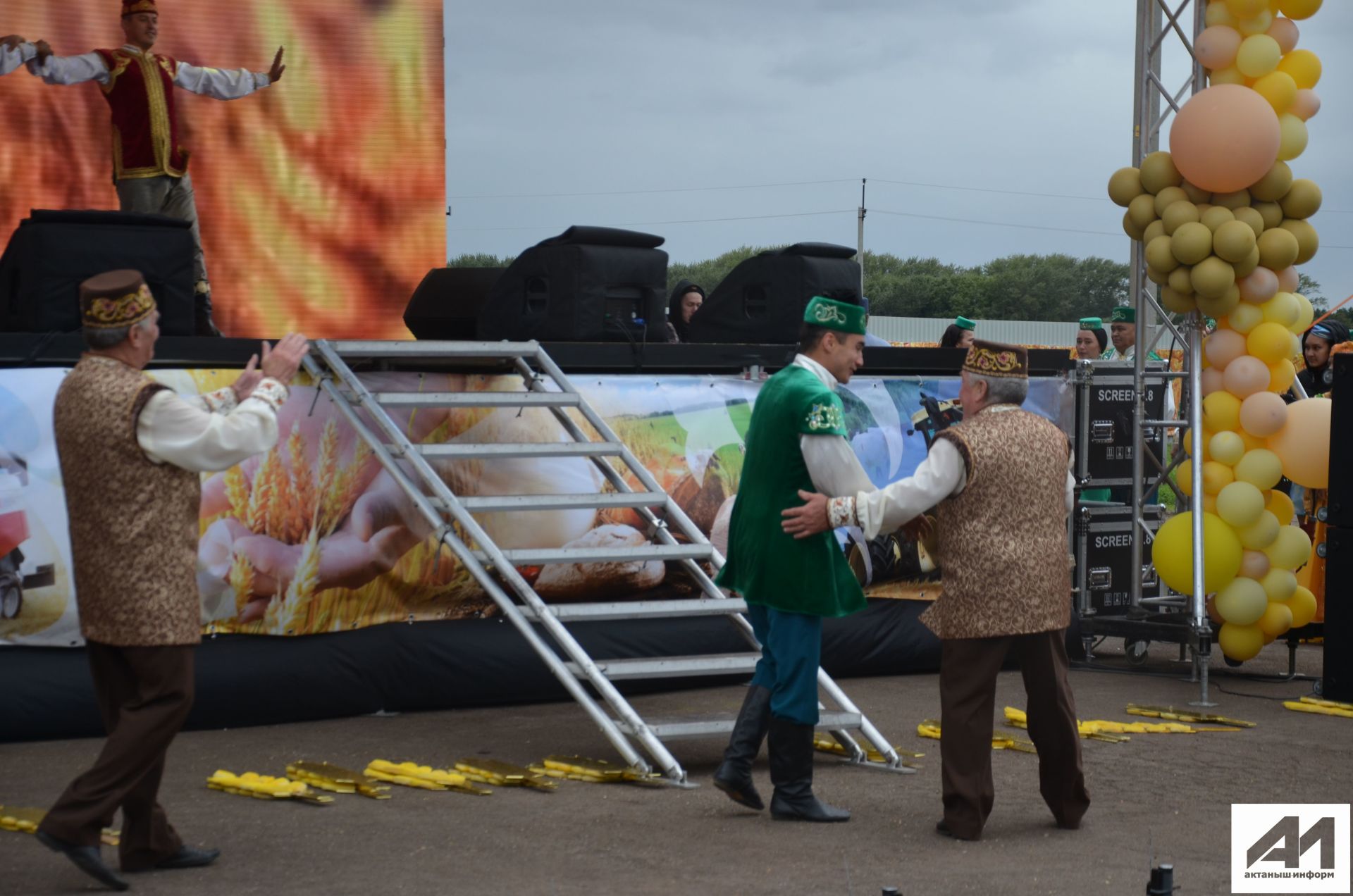 “Әнәк” агрофирмасының  Иске Айман бүлекчәсендә 15 мең тонна сыйдырышлы элеватор кулланышка тапшырылды.