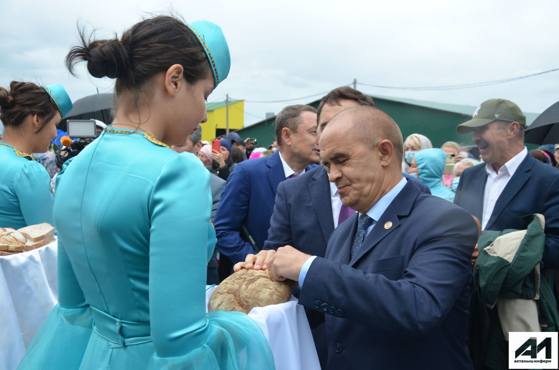 “Әнәк” агрофирмасының  Иске Айман бүлекчәсендә 15 мең тонна сыйдырышлы элеватор кулланышка тапшырылды.