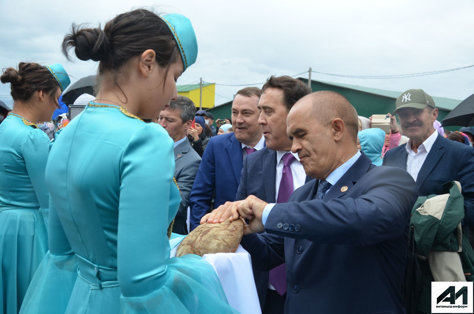 “Әнәк” агрофирмасының  Иске Айман бүлекчәсендә 15 мең тонна сыйдырышлы элеватор кулланышка тапшырылды.