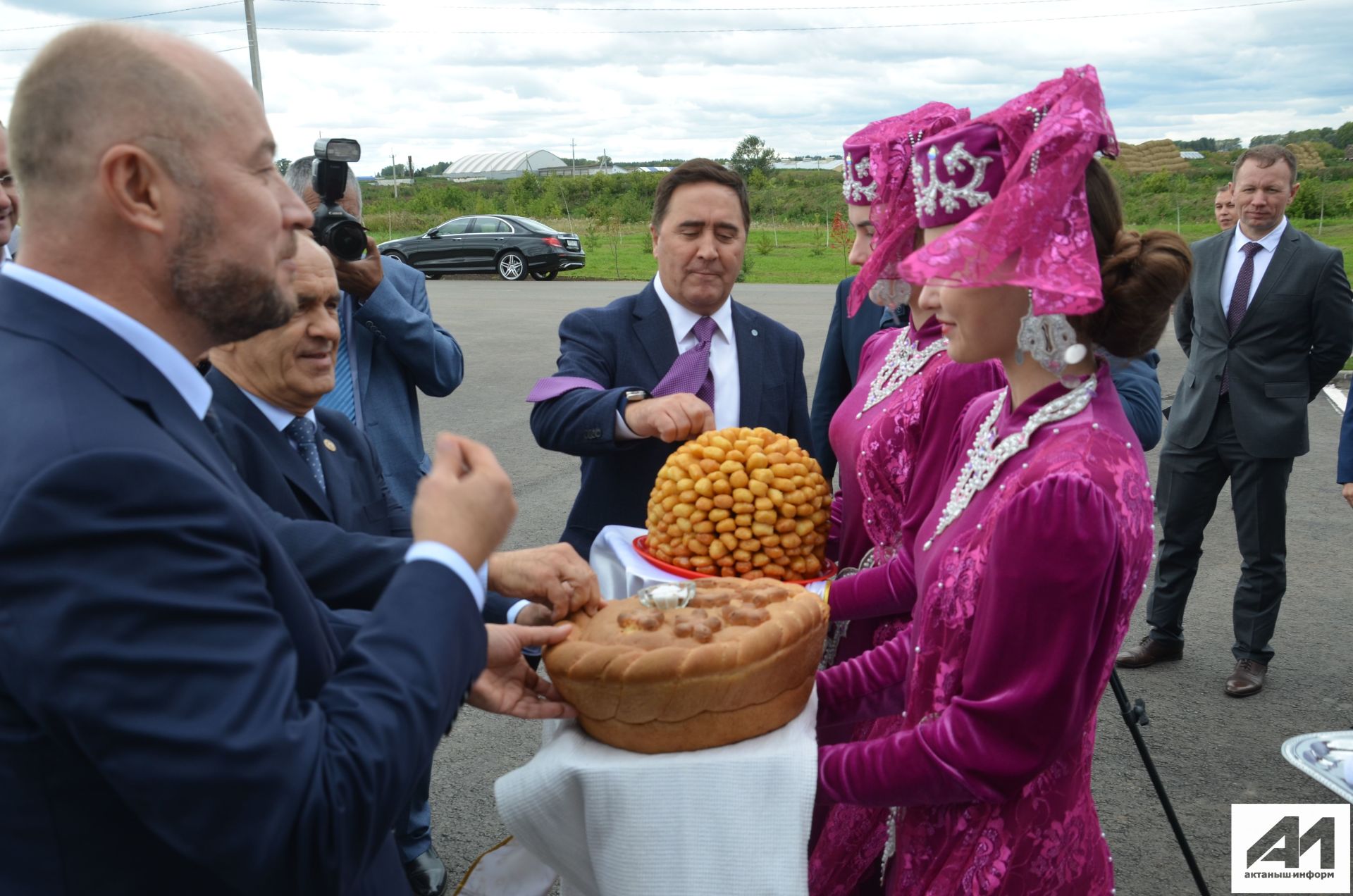 Әнәк авылында "Челтәр компания»се ААҖ район электр челтәрләренең яңа базасы ачылды.