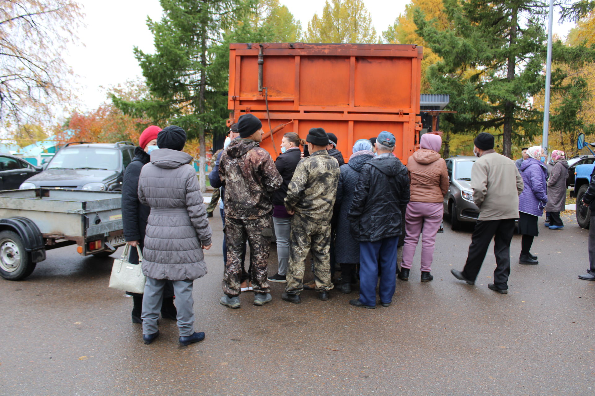 БЕРЕНЧЕ ЯРМИНКӘ: Бүген Актанышта Өлкәннәр көне уңаеннан беренче көзге ярминкә уза