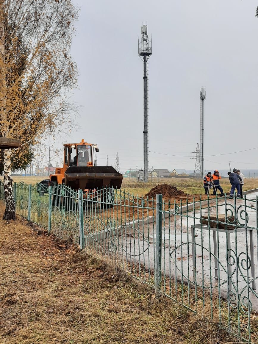 Бүген изге җомга көнендә Актаныш авылының ике зиратында зур өмә