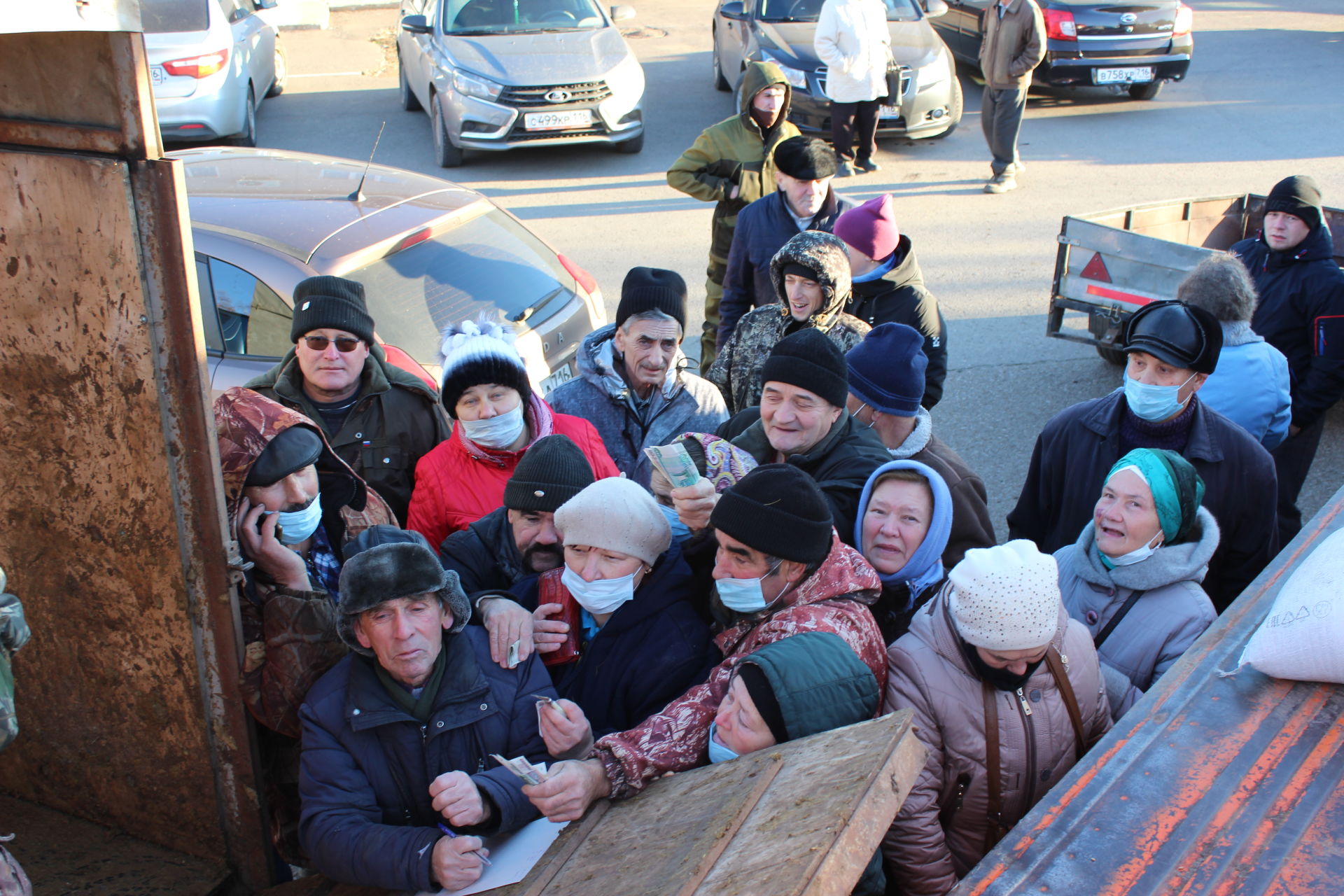 АКТАНЫШТА ЯРМИНКӘ ГӨРЛИ: Бодай һәм арпа 16 сум, солы 14 сум