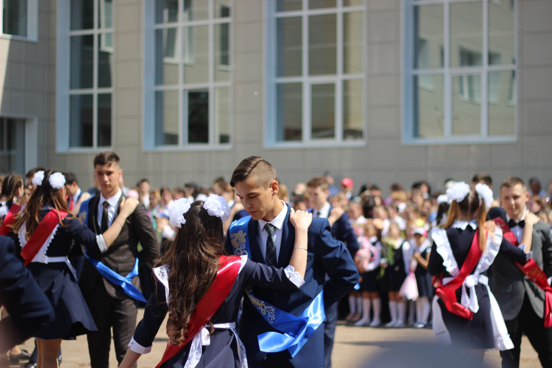 Бүген Актанышның икенче санлы урта  мәктәбендә соңгы звонок бәйрәме үткәрелде