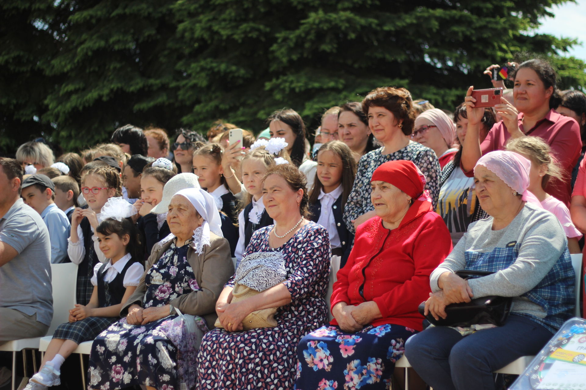 Бүген Актанышның икенче санлы урта  мәктәбендә соңгы звонок бәйрәме үткәрелде