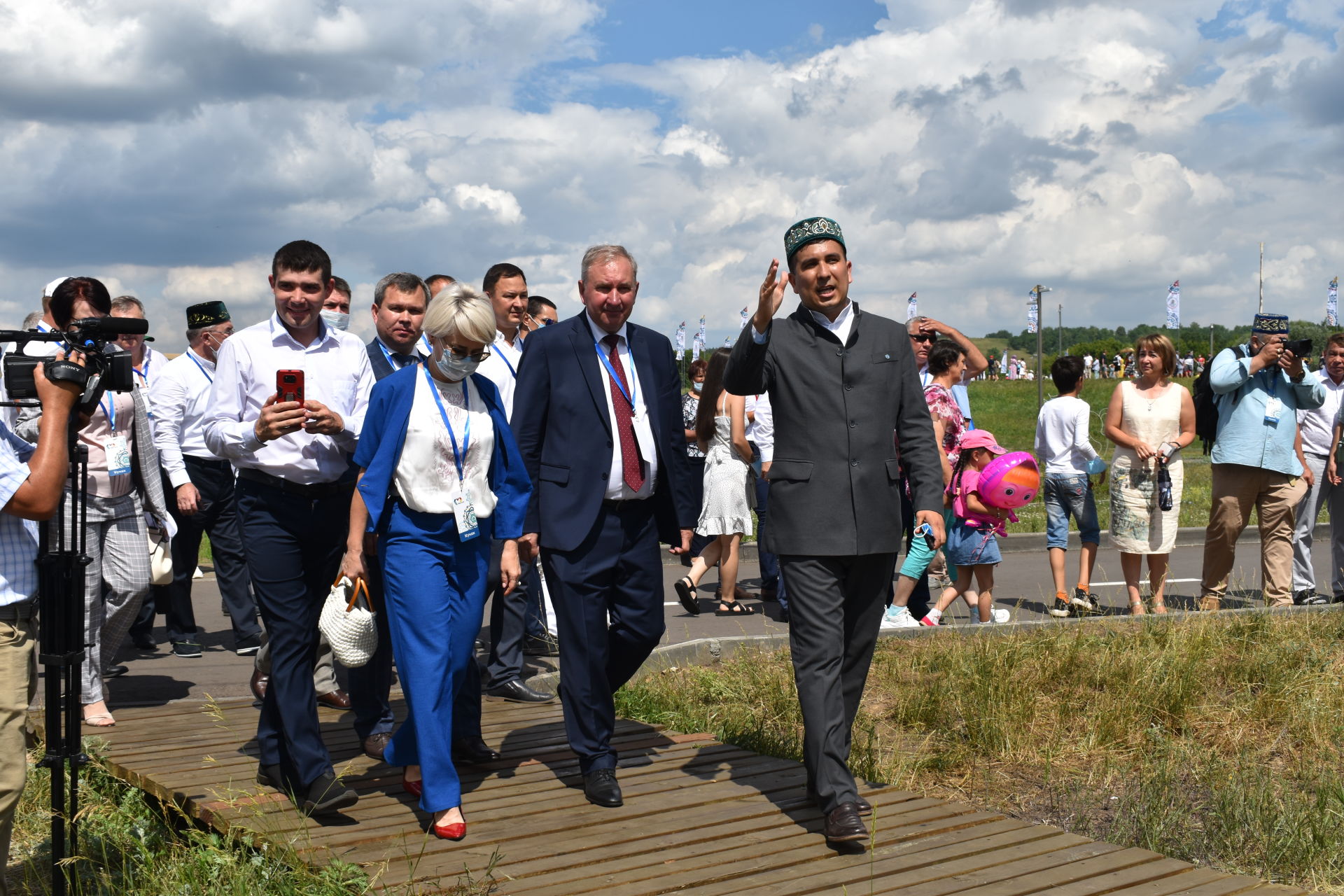 АКТАНЫШЛЫЛАР БӨТЕНРОССИЯ САБАН ТУЕНДА (фотолар)