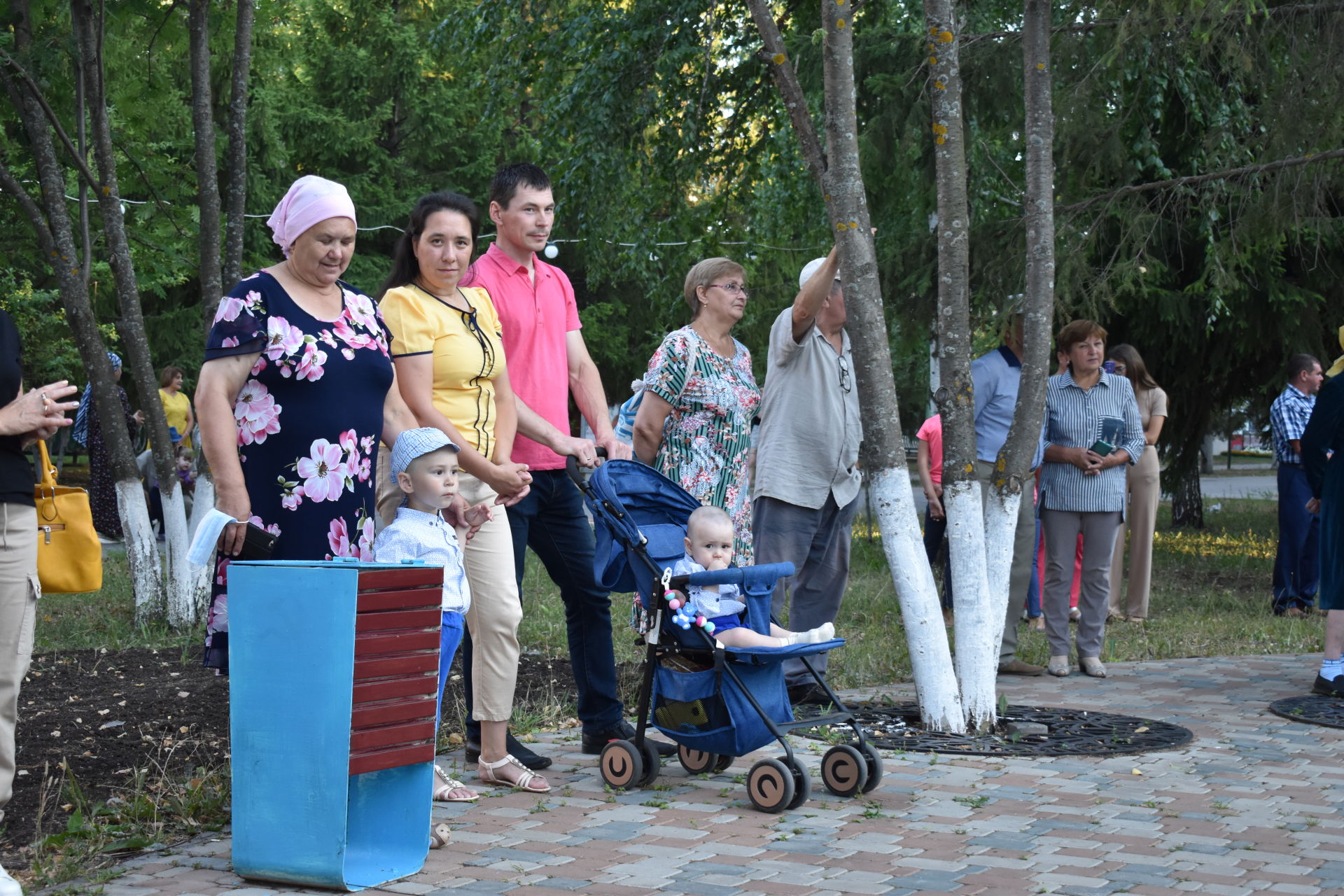 ПАР БАЛДАКЛАР АЛАР- ВӘГЪДӘЛӘШКӘН ПАРЛАР: Бүген Актанышта үрнәк парларны хөрмәтләделәр (фотолар)