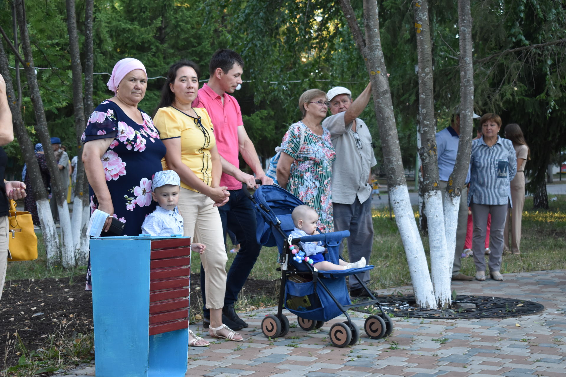 ПАР БАЛДАКЛАР АЛАР- ВӘГЪДӘЛӘШКӘН ПАРЛАР: Бүген Актанышта үрнәк парларны хөрмәтләделәр (фотолар)