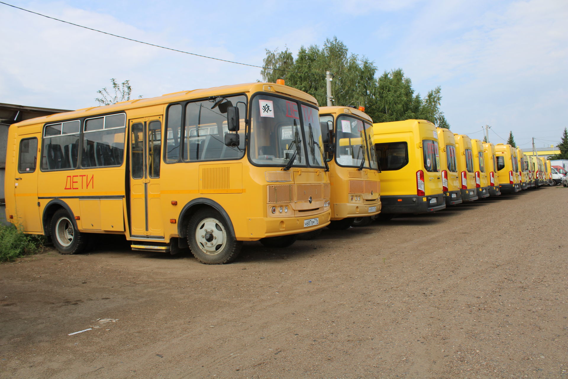 Бүген районның автотранспорт предприятиесендә мәктәп автобусларының яңа уку елына әзерлеге тикшерелде(фотолар)