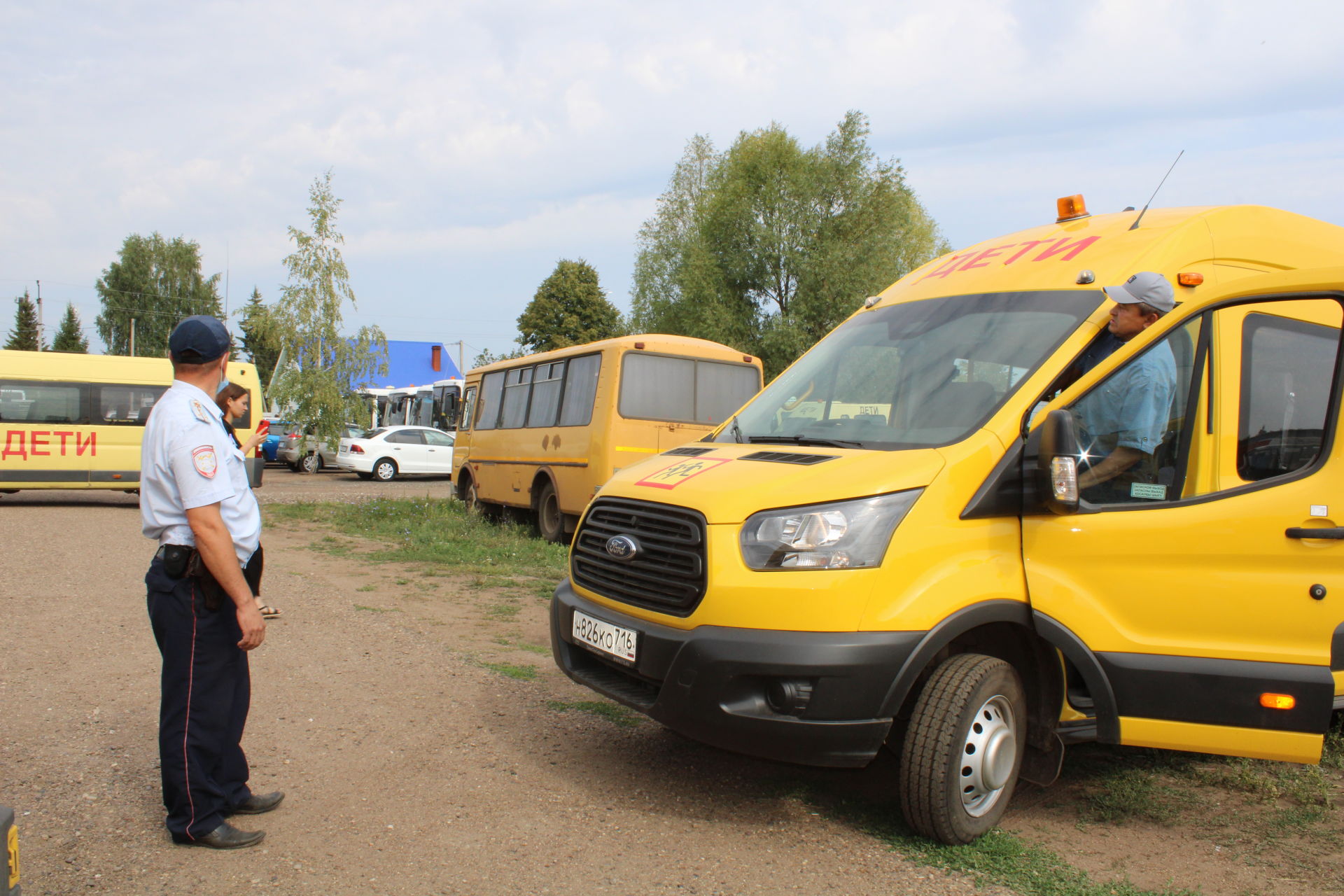 Бүген районның автотранспорт предприятиесендә мәктәп автобусларының яңа уку елына әзерлеге тикшерелде(фотолар)