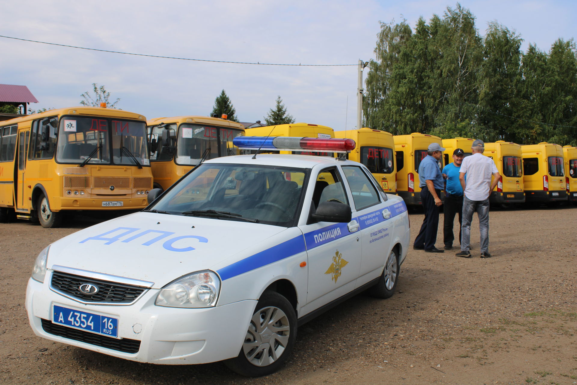 Бүген районның автотранспорт предприятиесендә мәктәп автобусларының яңа уку елына әзерлеге тикшерелде(фотолар)