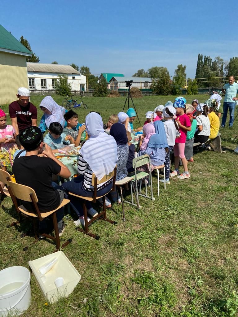 ТАТАР ЯМАЛЫСЫ АВЫЛЫНДА ДИНИ ЛАГЕРЬГА 32 БАЛА ЙӨРИ (фотолар)