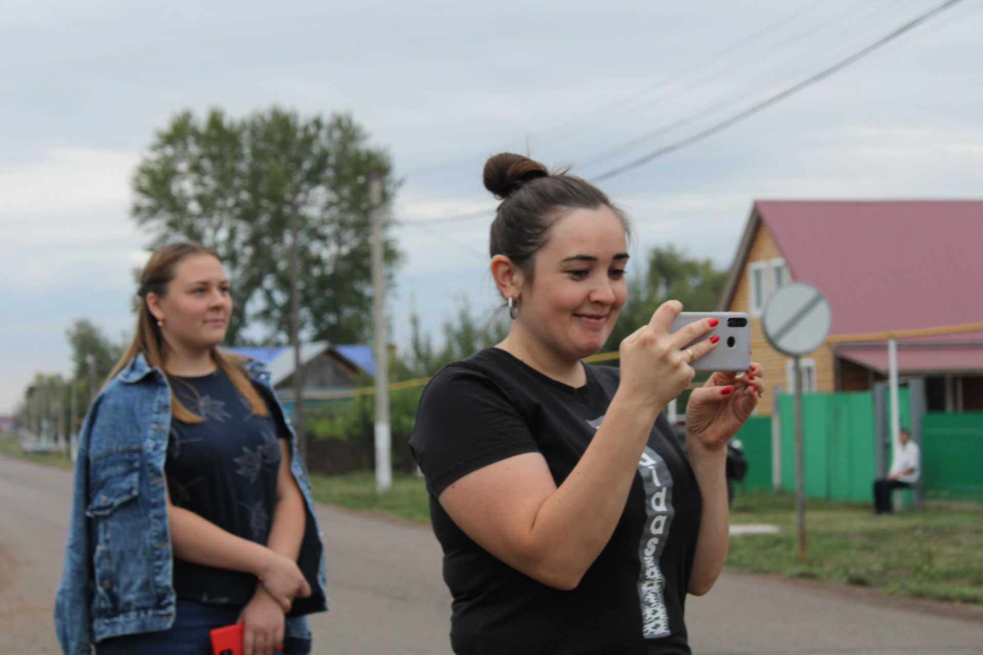 ГАРМУНГА БИЕГӘН КЫЗЛАР БЕЗ: Бүген район гармунчылары Чишмә авылында кунакта (фотолар)