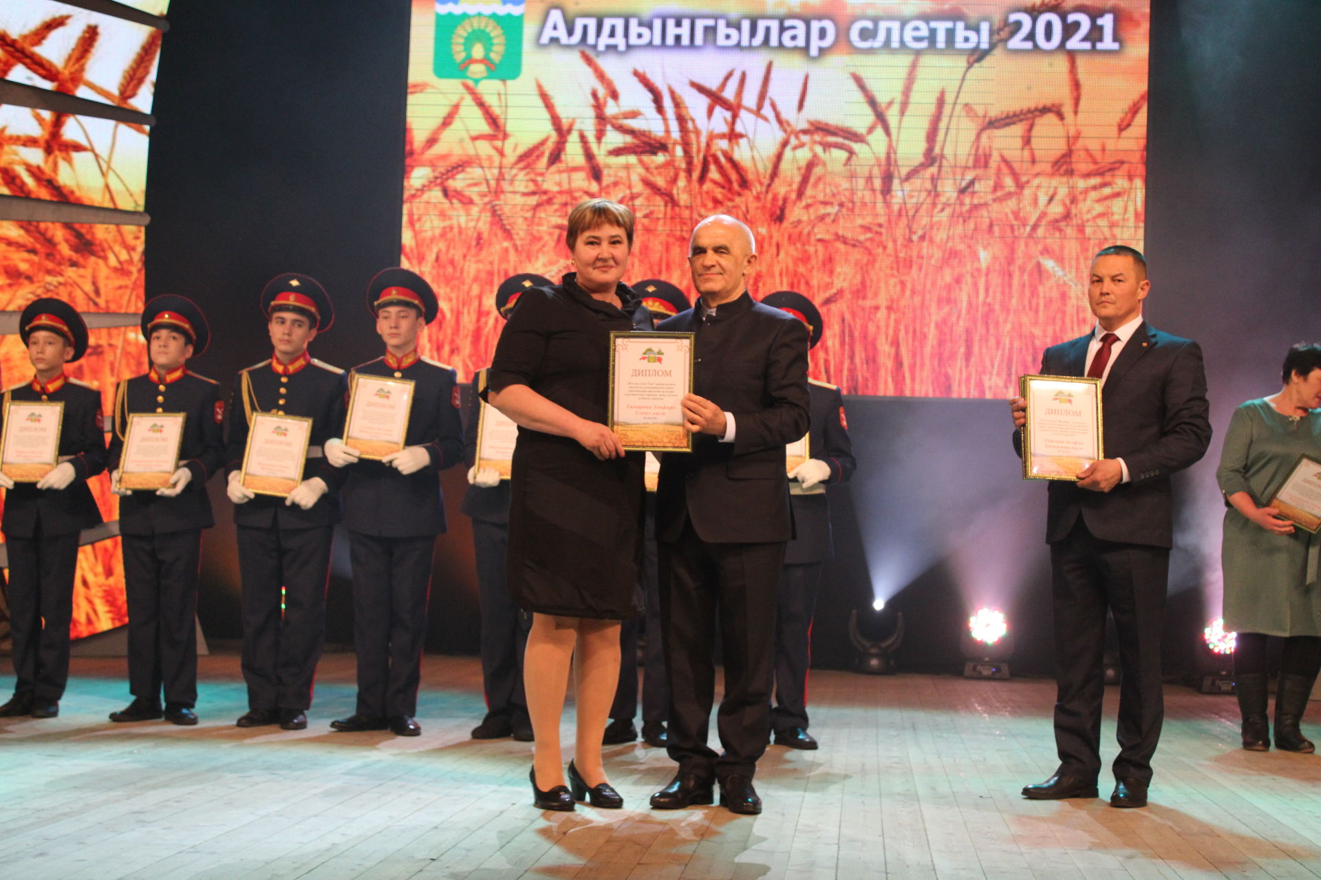 Бүген Актанышта хезмәт алдынгыларын данладылар: "Алдынгылар слеты- 2021" (фоторепортаж)