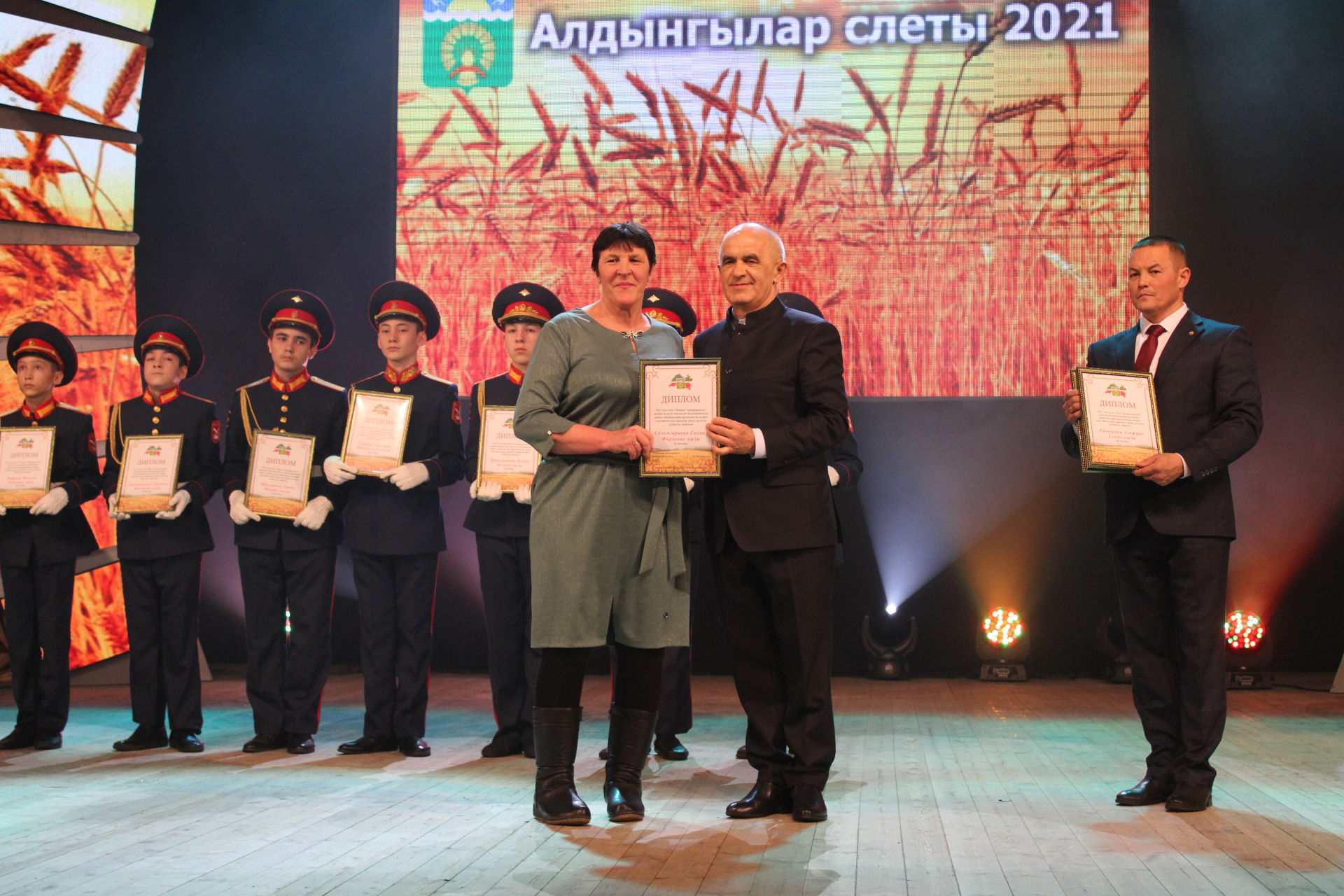 Бүген Актанышта хезмәт алдынгыларын данладылар: "Алдынгылар слеты- 2021" (фоторепортаж)