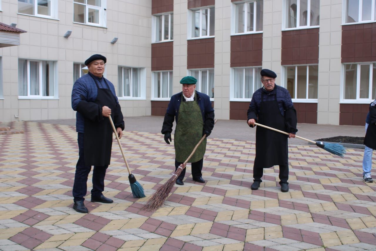 Район мәдәният хезмәткәрләре конференциясеннән: Без- эштән өйгә түгел, ә өйдән эшкә ташучылар (фото һәм видео)