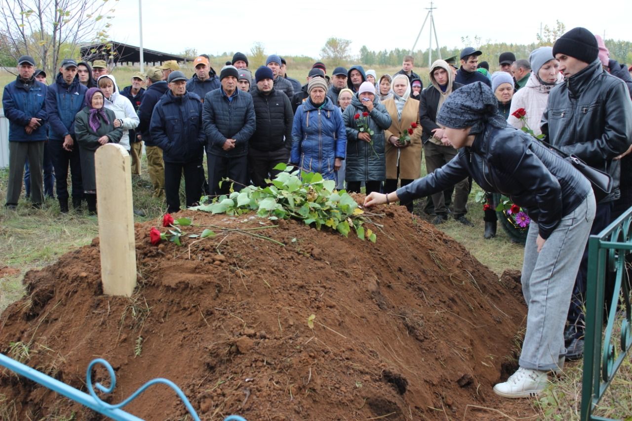 СТАРШИНА РУСЛАН КОРНИЧУК: Раил яшь гомере белән түләде, хәрби дусларын саклап  һәлак булды (фото һәм видео)