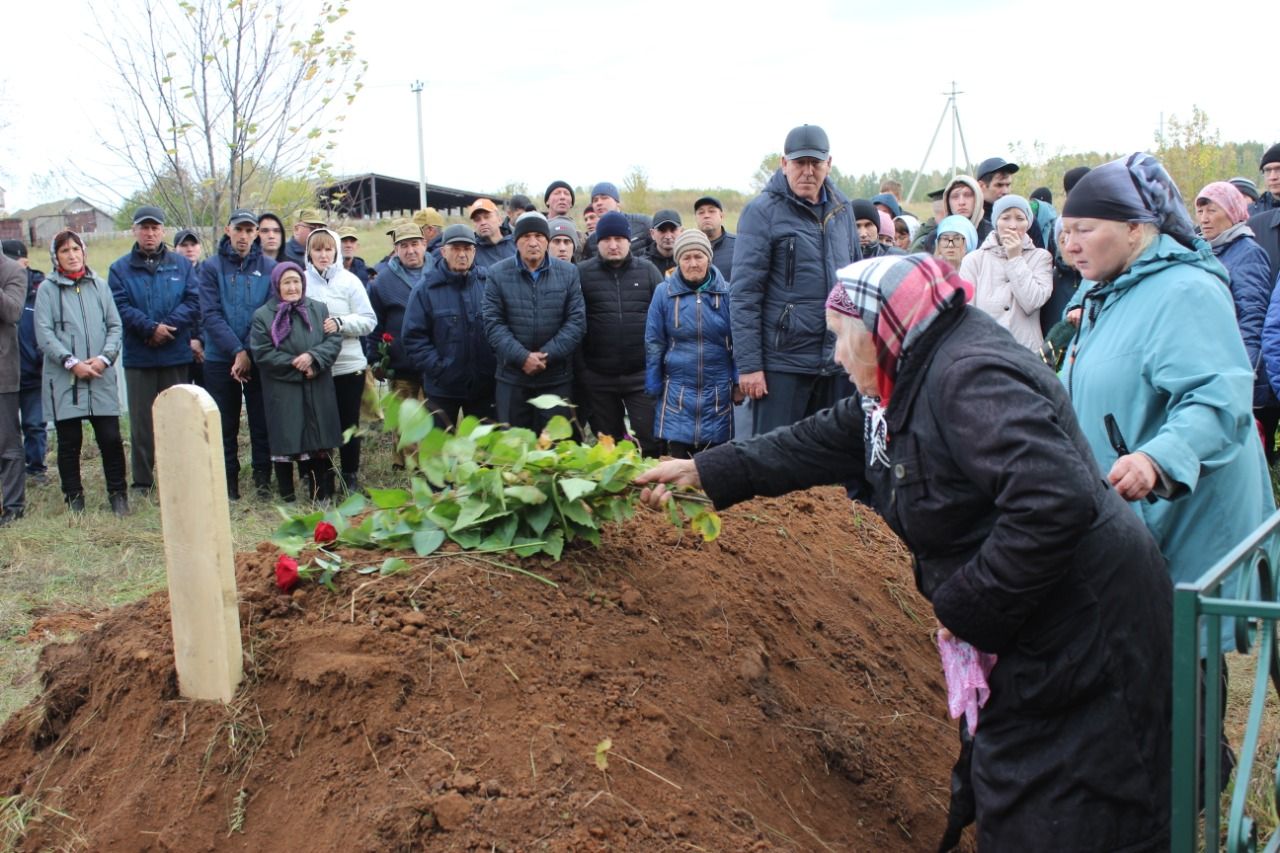 СТАРШИНА РУСЛАН КОРНИЧУК: Раил яшь гомере белән түләде, хәрби дусларын саклап  һәлак булды (фото һәм видео)