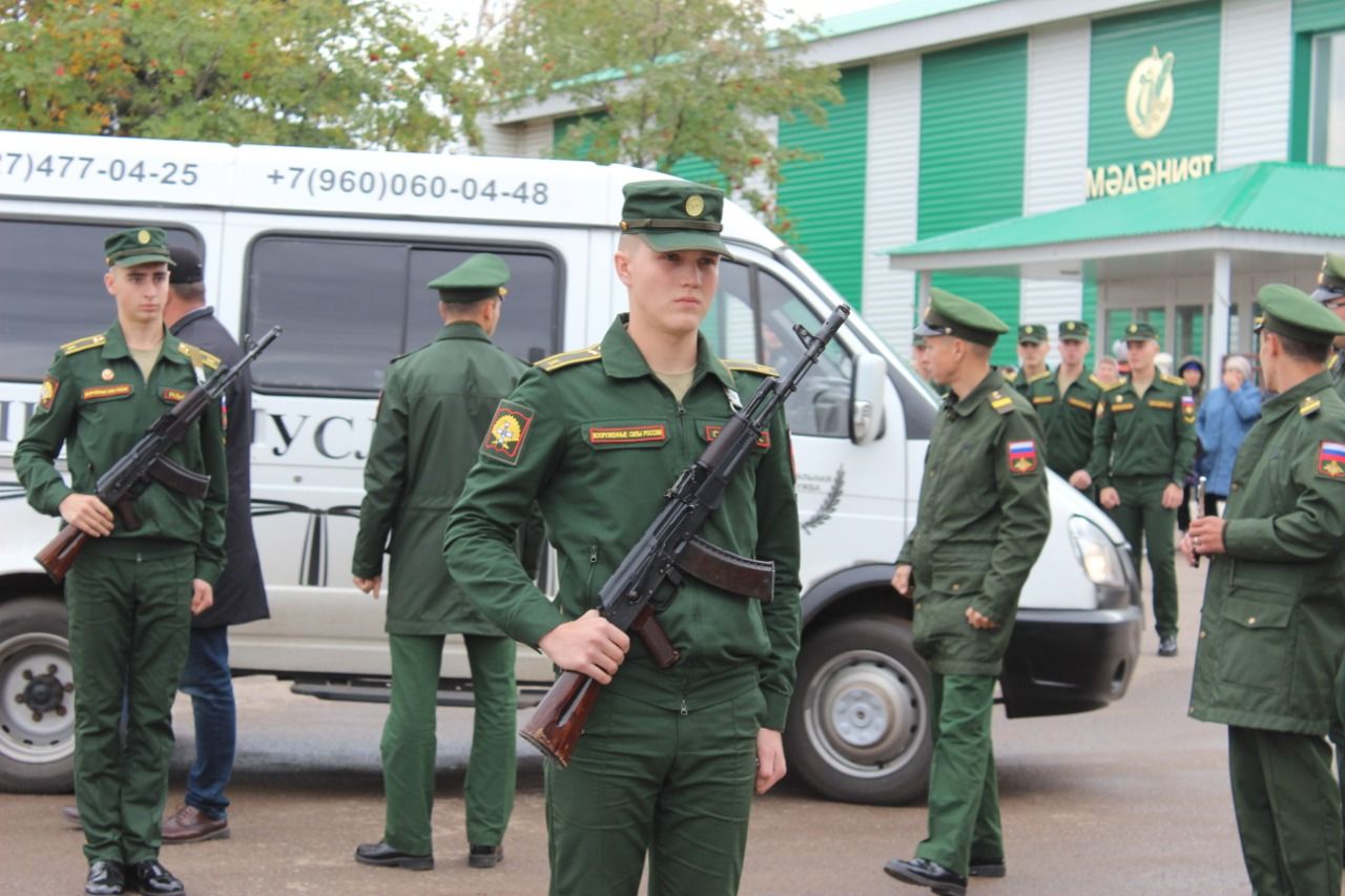 СТАРШИНА РУСЛАН КОРНИЧУК: Раил яшь гомере белән түләде, хәрби дусларын саклап  һәлак булды (фото һәм видео)