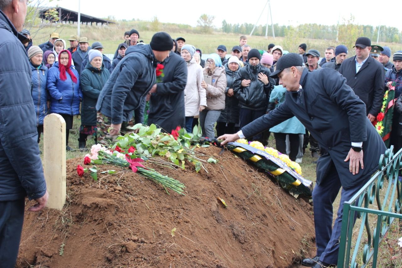 СТАРШИНА РУСЛАН КОРНИЧУК: Раил яшь гомере белән түләде, хәрби дусларын саклап  һәлак булды (фото һәм видео)