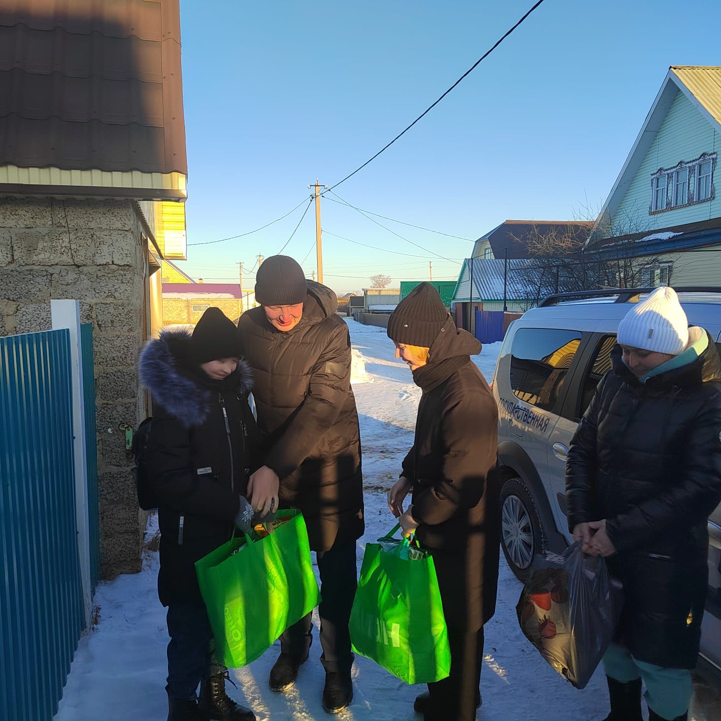 Ветеринария хезмәтенең республика һәм район җитәкчеләре мобилизацияләнгән хезмәттәшләренең кызларына Яңа ел бүләге тапшырды