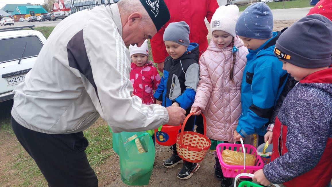 "Ромашка" балалар бакчасы нәниләре өлкәннәрне балачакка кайтарды