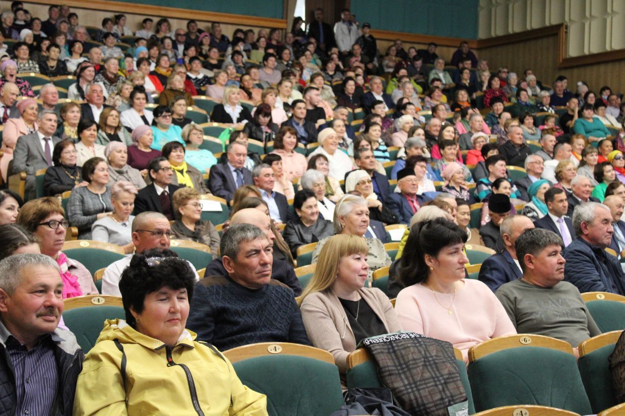 Бүген Чаллыда Актанышта туып-үскән якташлар очраша