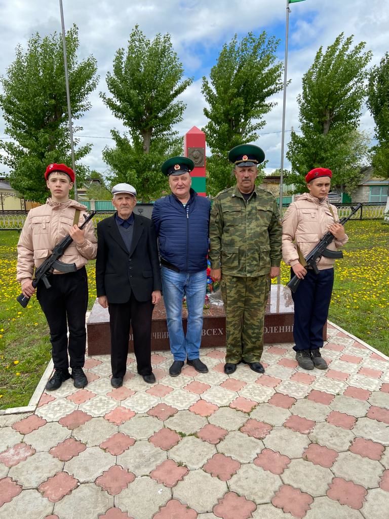 Бүген чик сакчылары көне: Яшел беретлылар истәлекле көндә автойөрешкә кузгалды