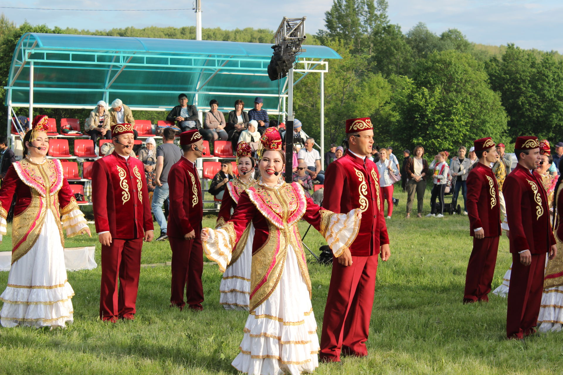 Бүген Агыйделләргә җиткән Сөн буенда милли бәйрәмебез гөрләде