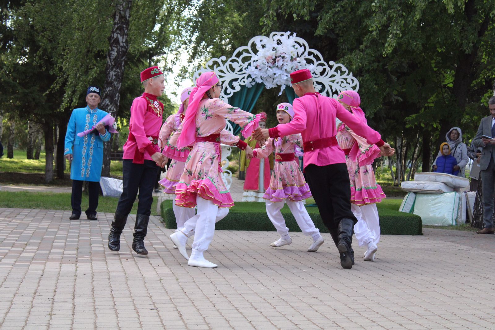 Гаилә, мәхәббәт һәм тугрылык көне алдыннан районыбызның 14 гаиләсе хөрмәтләнде (+видео, +фоторепортаж)