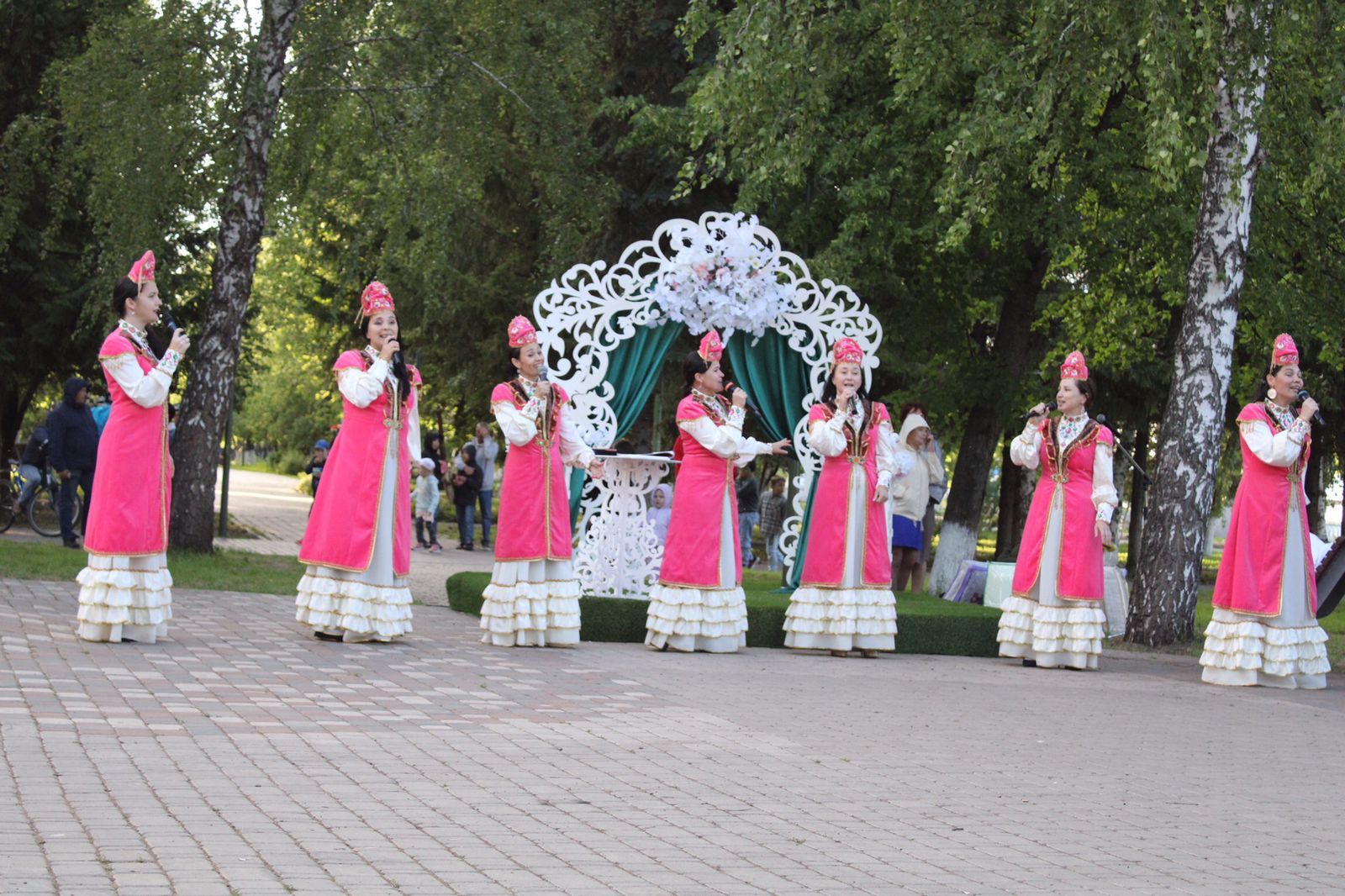 Гаилә, мәхәббәт һәм тугрылык көне алдыннан районыбызның 14 гаиләсе хөрмәтләнде (+видео, +фоторепортаж)